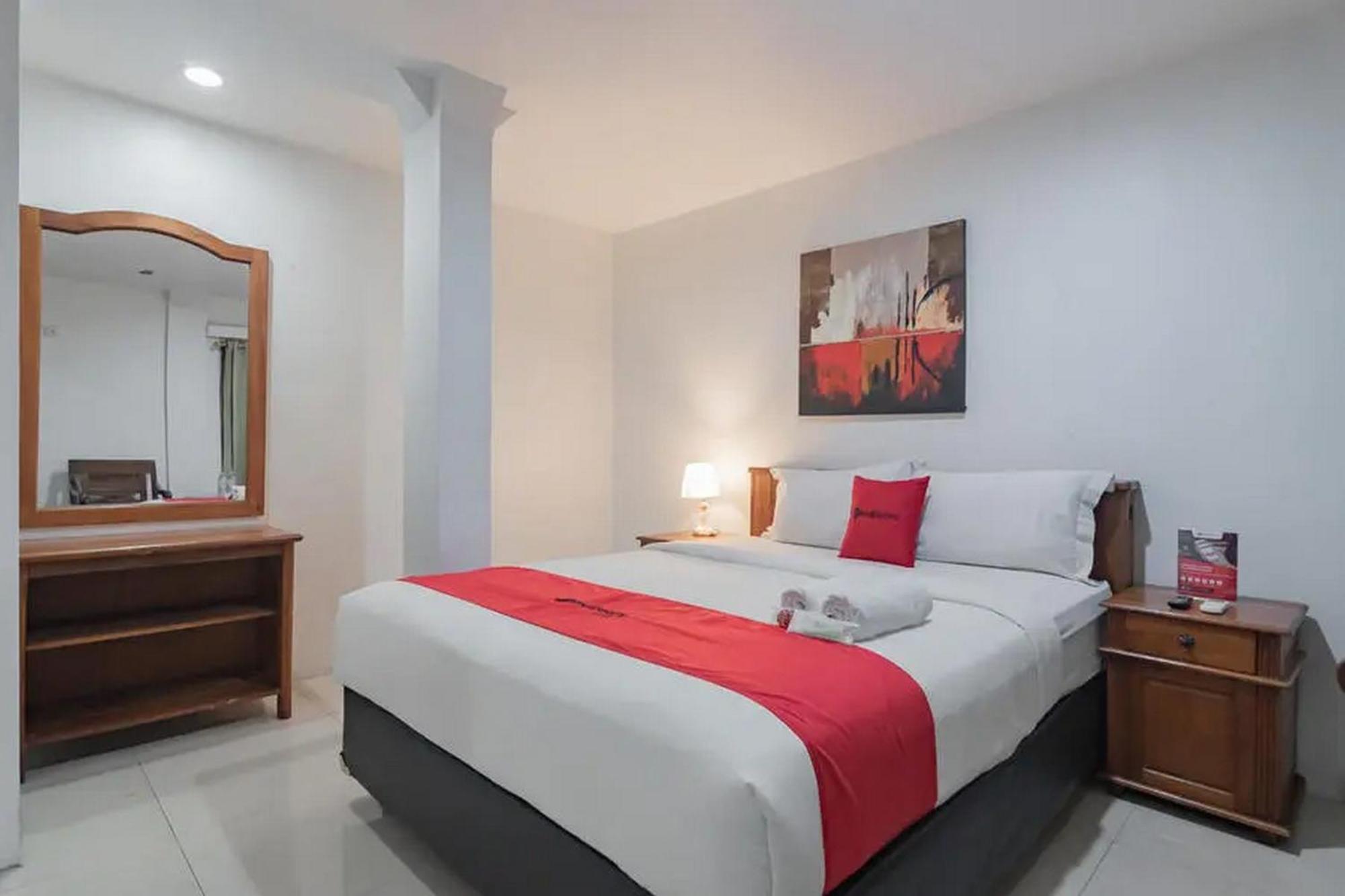 Reddoorz At Arwiga Hotel Near Rs Hasan Sadikin Bandung Bagian luar foto
