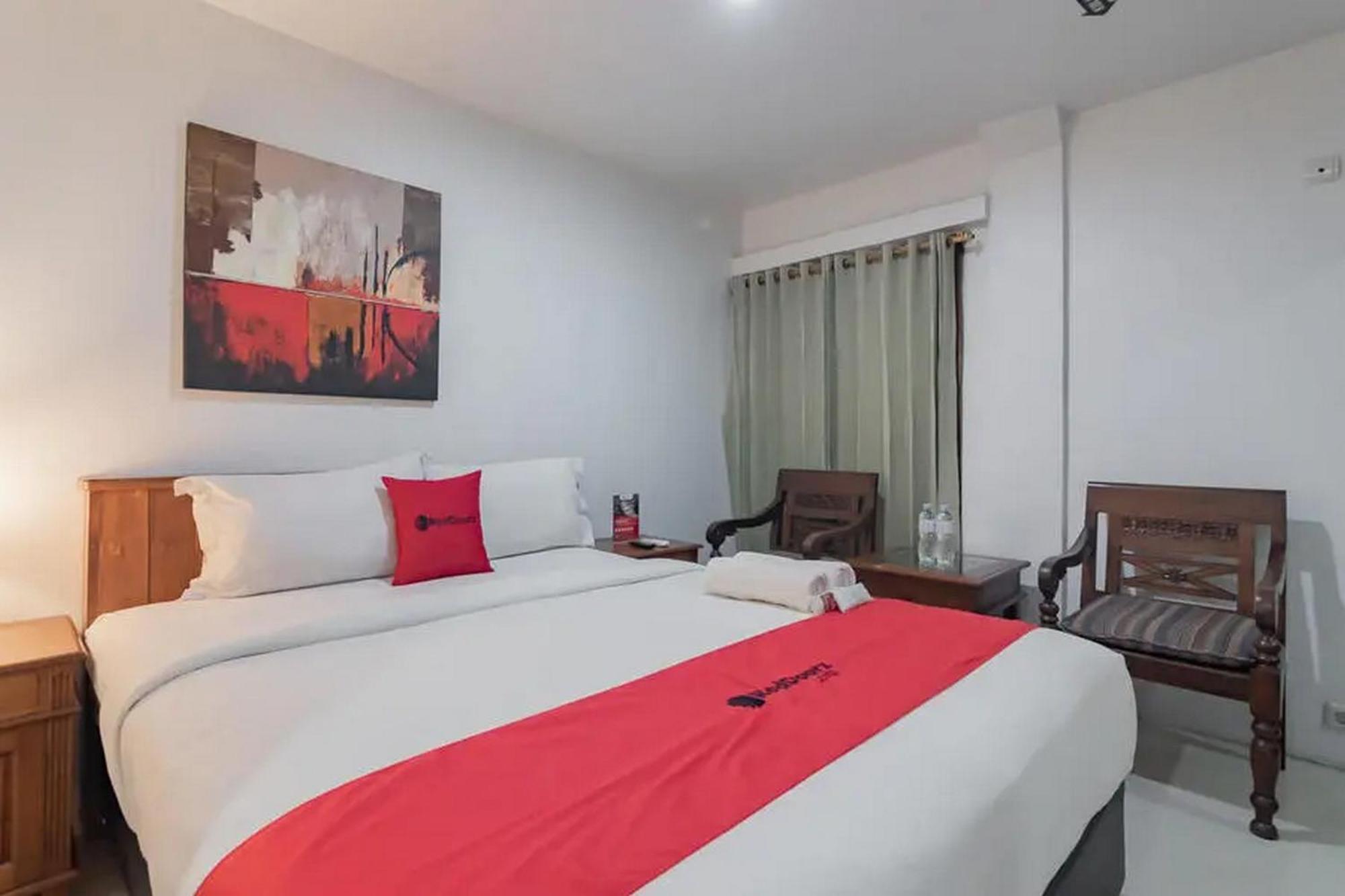 Reddoorz At Arwiga Hotel Near Rs Hasan Sadikin Bandung Bagian luar foto