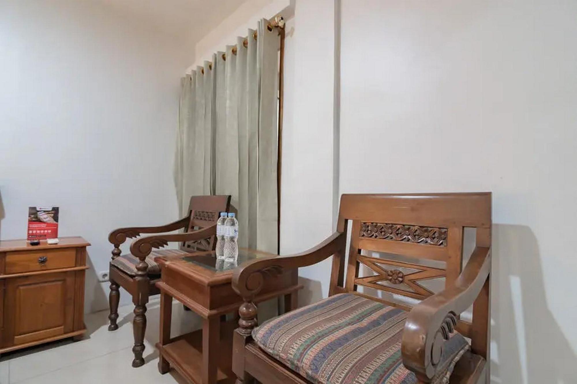 Reddoorz At Arwiga Hotel Near Rs Hasan Sadikin Bandung Bagian luar foto