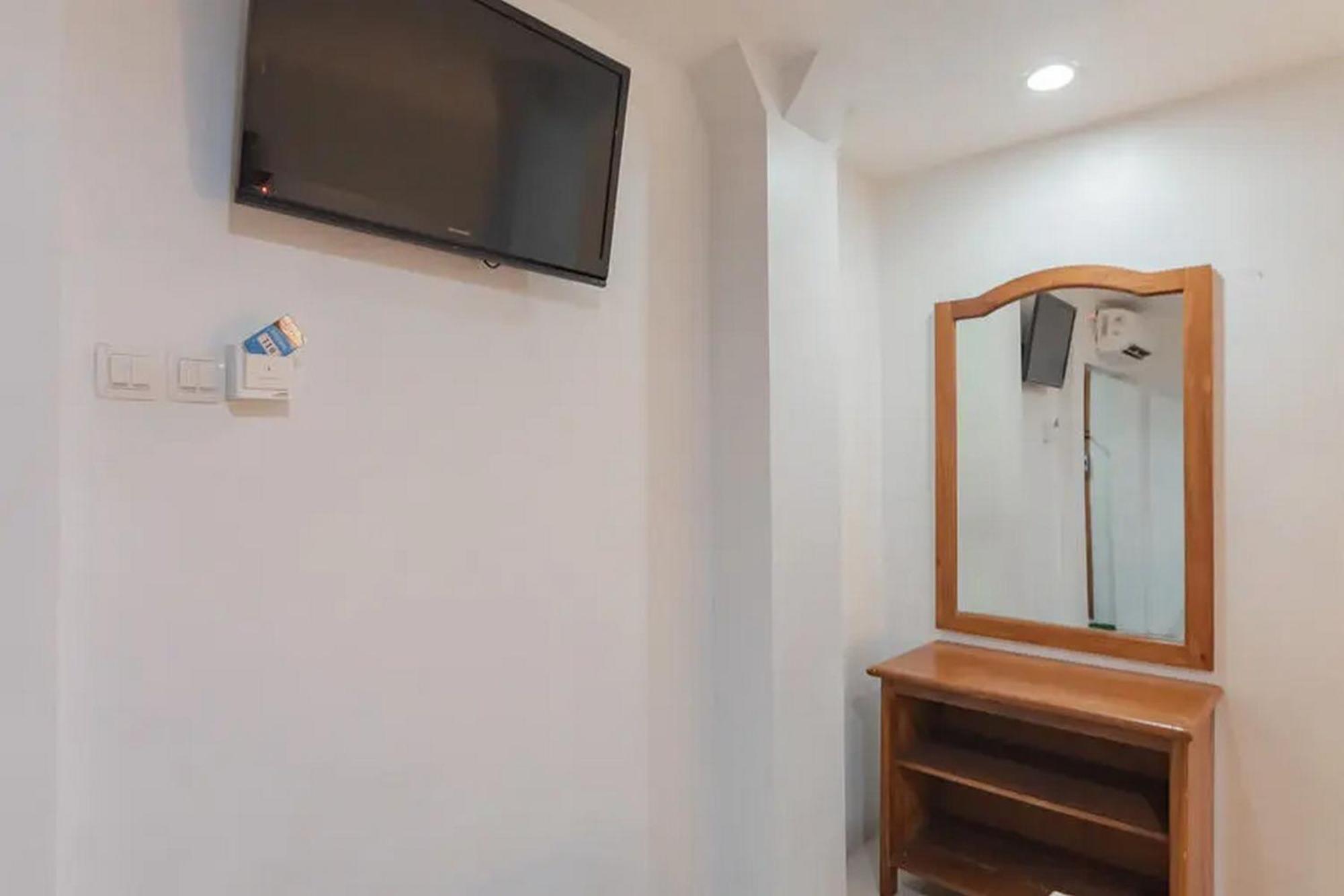 Reddoorz At Arwiga Hotel Near Rs Hasan Sadikin Bandung Bagian luar foto