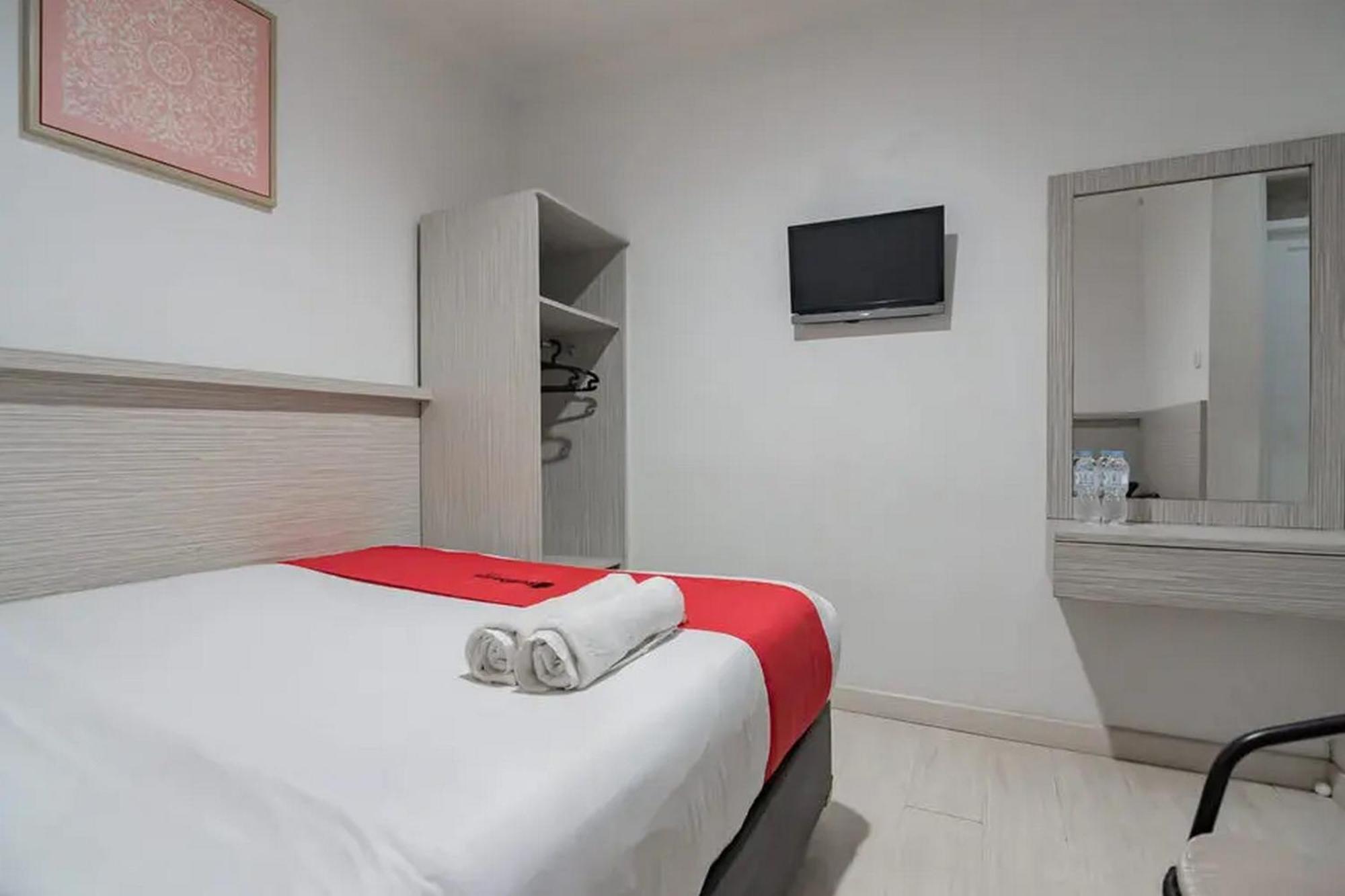 Reddoorz At Arwiga Hotel Near Rs Hasan Sadikin Bandung Bagian luar foto