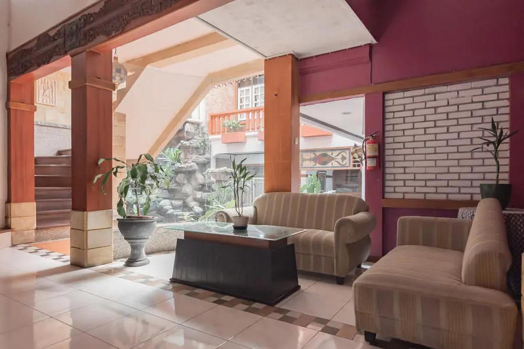 Reddoorz At Arwiga Hotel Near Rs Hasan Sadikin Bandung Bagian luar foto