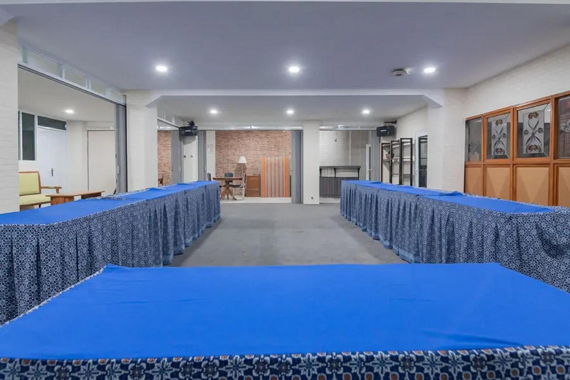 Reddoorz At Arwiga Hotel Near Rs Hasan Sadikin Bandung Bagian luar foto