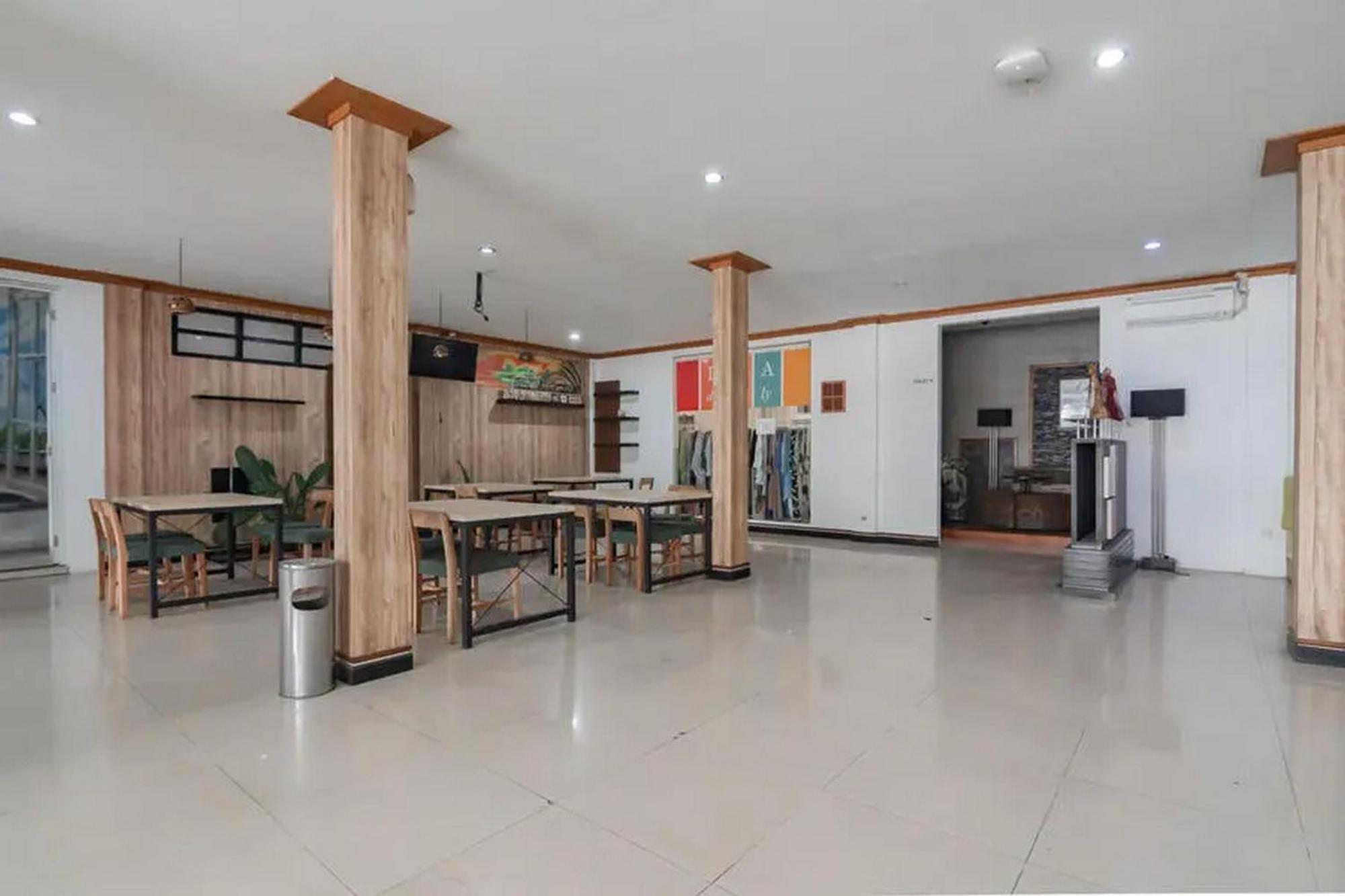 Reddoorz At Arwiga Hotel Near Rs Hasan Sadikin Bandung Bagian luar foto